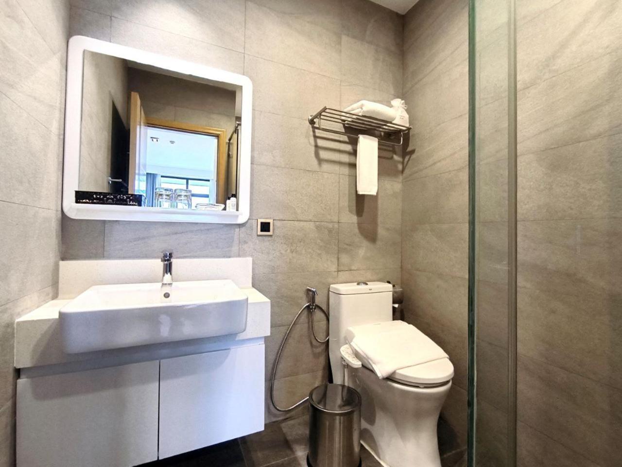 The View Serviced Residence 豪景日式酒店公寓 Phnom Penh Eksteriør billede